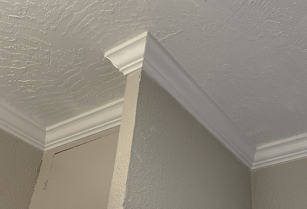 crown molding in bathroom