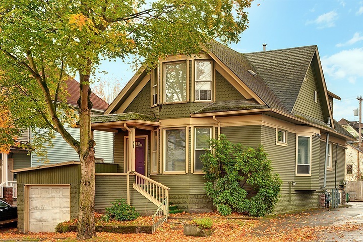 house in the Central District
