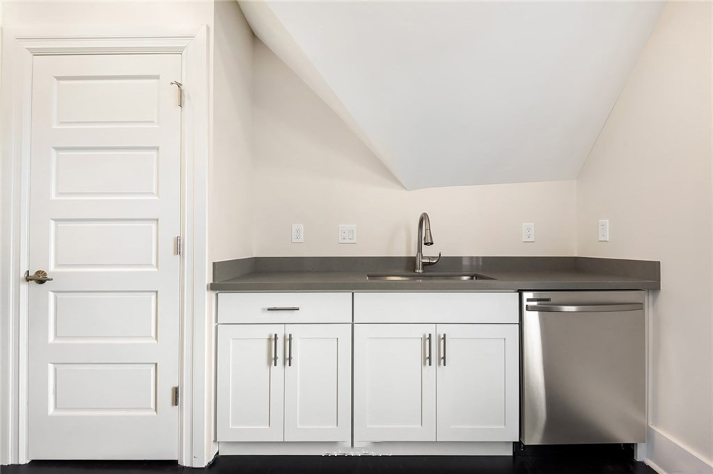 upper kitchen